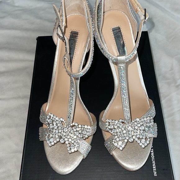 INC Rainor Butterfly T-Strap Evening Sandals - Picture 6 of 8